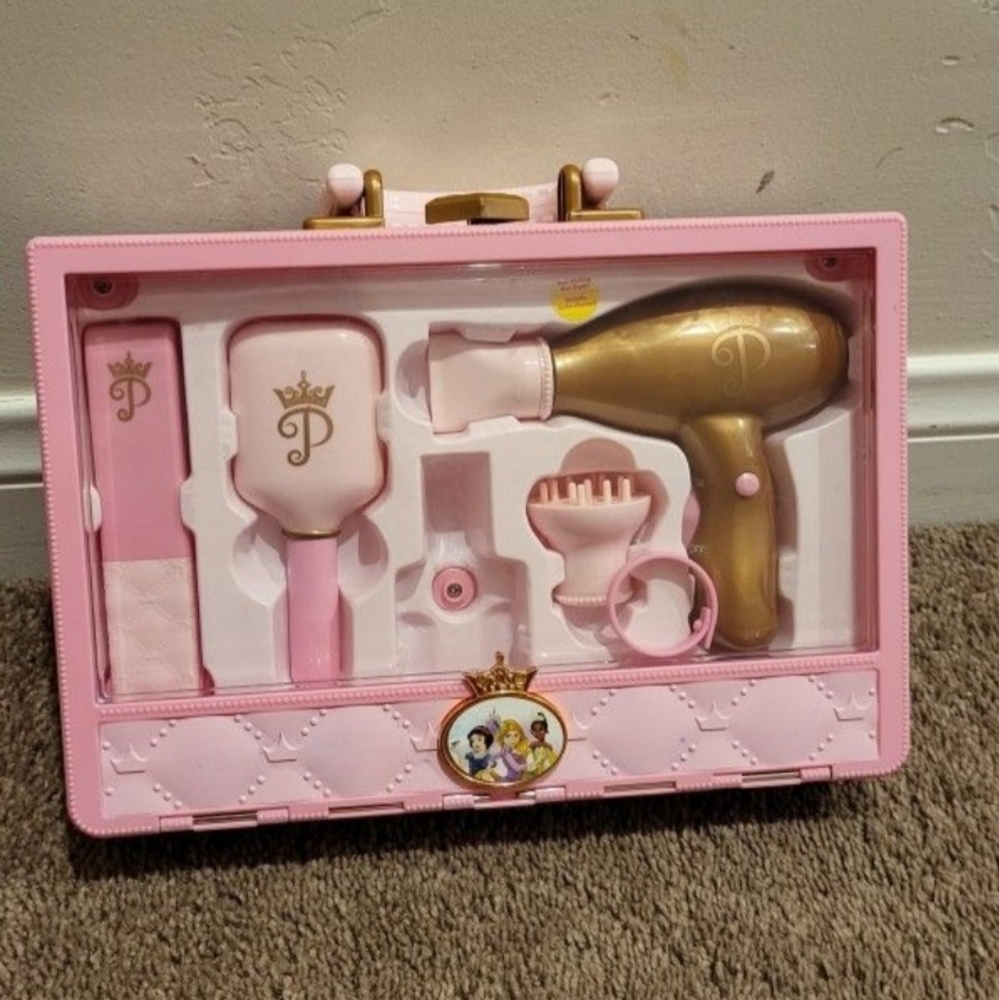 Toy hair tools